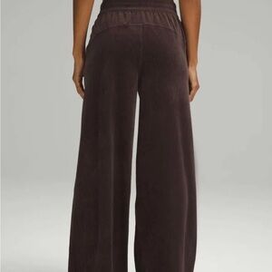 Lululemon Scuba Mid-Rise Wide-Leg Pant *Velvet Cord